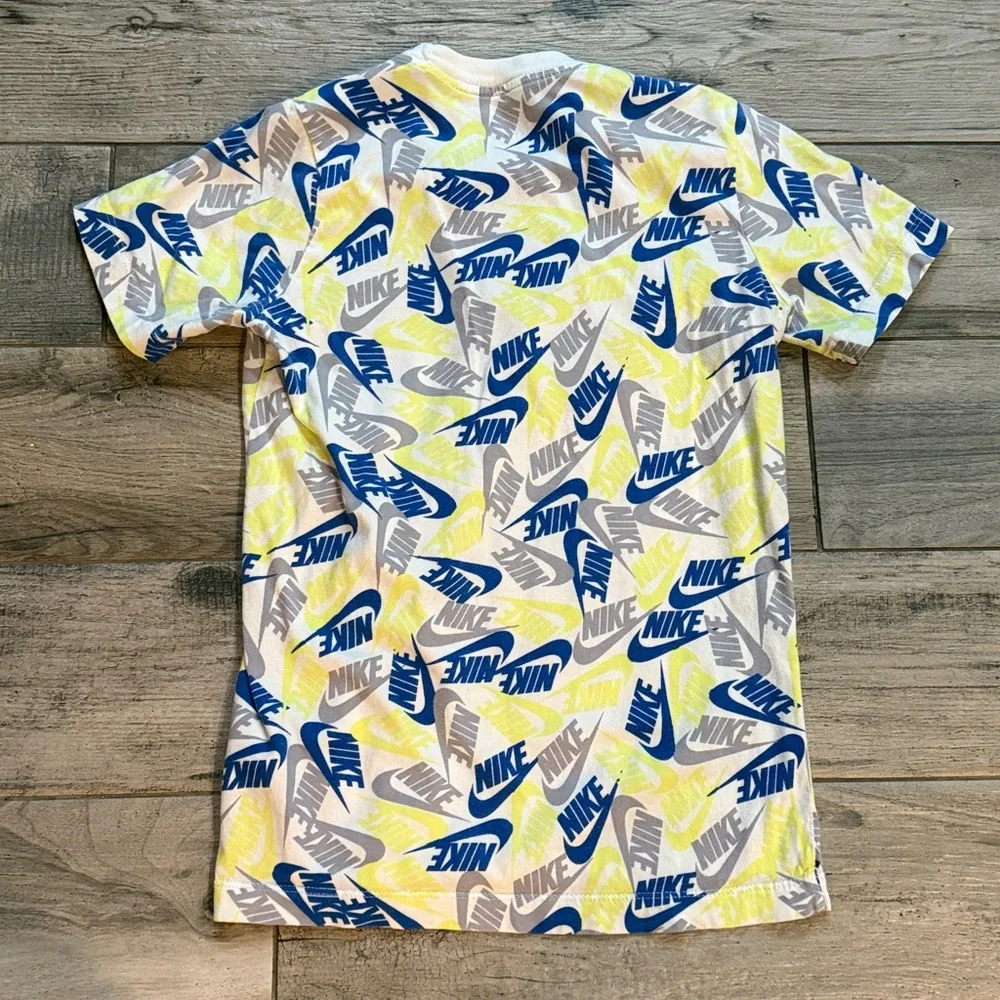 EUC Nike Kids Graphic Tee, sz L